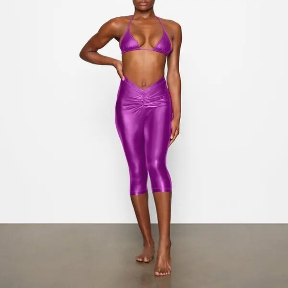 SKIMS NWT Metallic Swim V Waist Cropped Pants in Dragonfruit - Picture 5 of 13